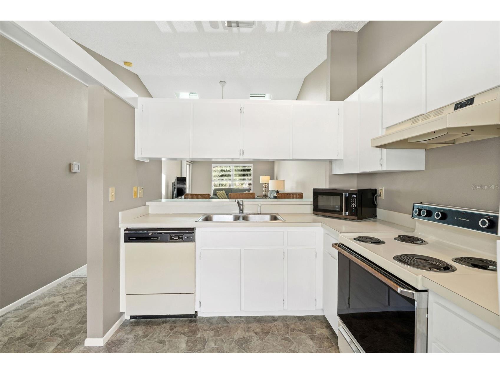 12239 Sun Vista Court E Treasure Island FL 33706 TB8501206 image5