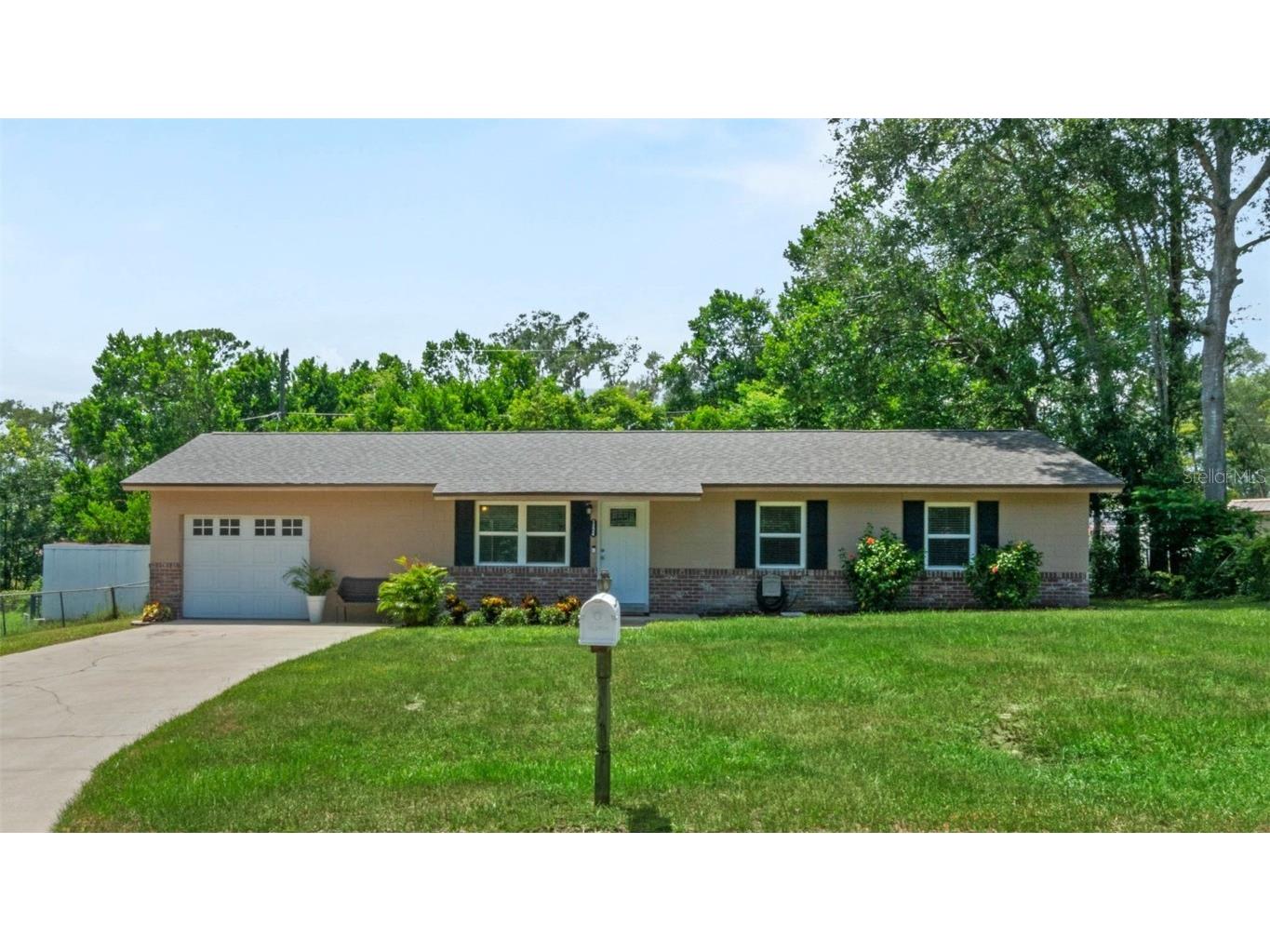 1224 Cecil Avenue Deland FL 32720 V4931784 image1