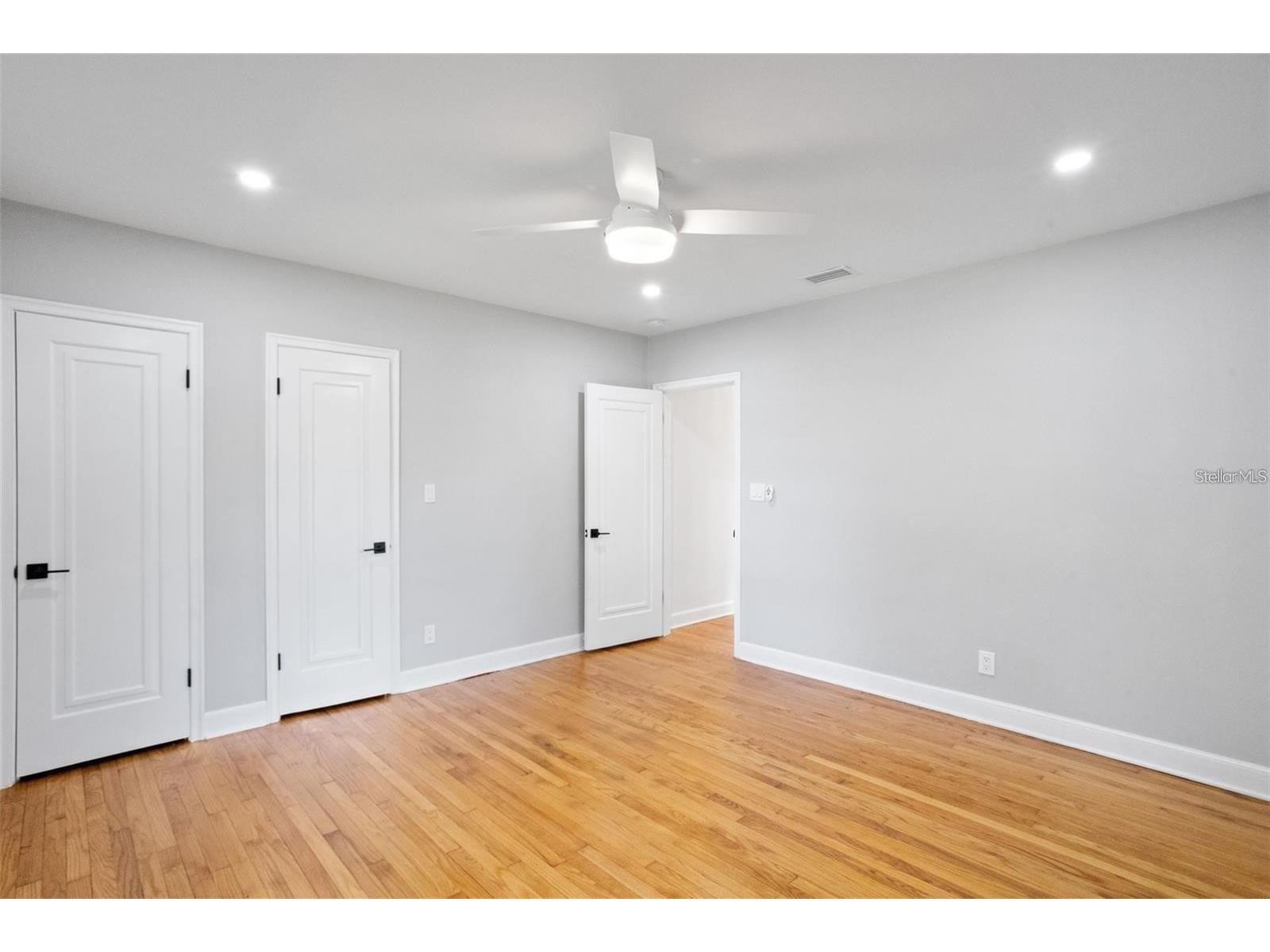1224 Greenwood Avenue N Saint Petersburg FL 33704 TB8509885 image19