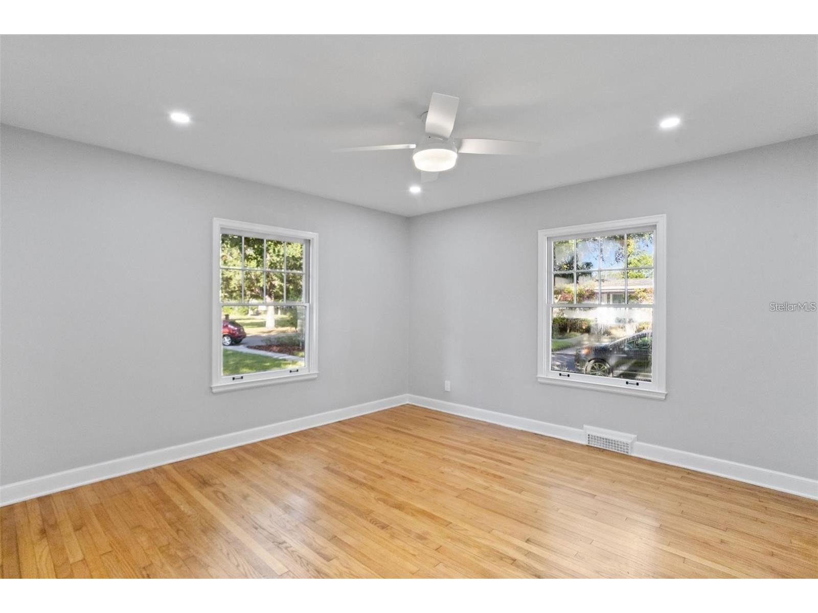 1224 Greenwood Avenue N Saint Petersburg FL 33704 TB8509885 image20