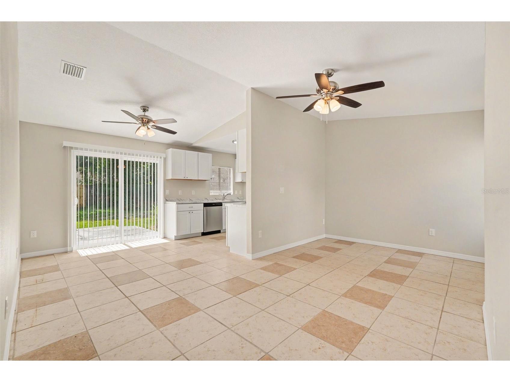 1224 Oak Valley Drive Seffner FL 33584 O6419867 image5