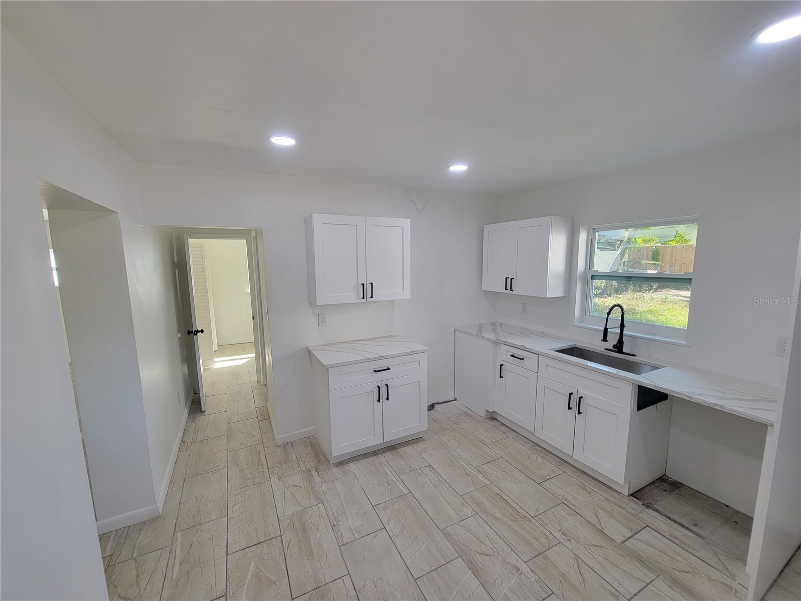 1225 1/2 Bermuda Street Clearwater FL 33755 TB8486260 image6