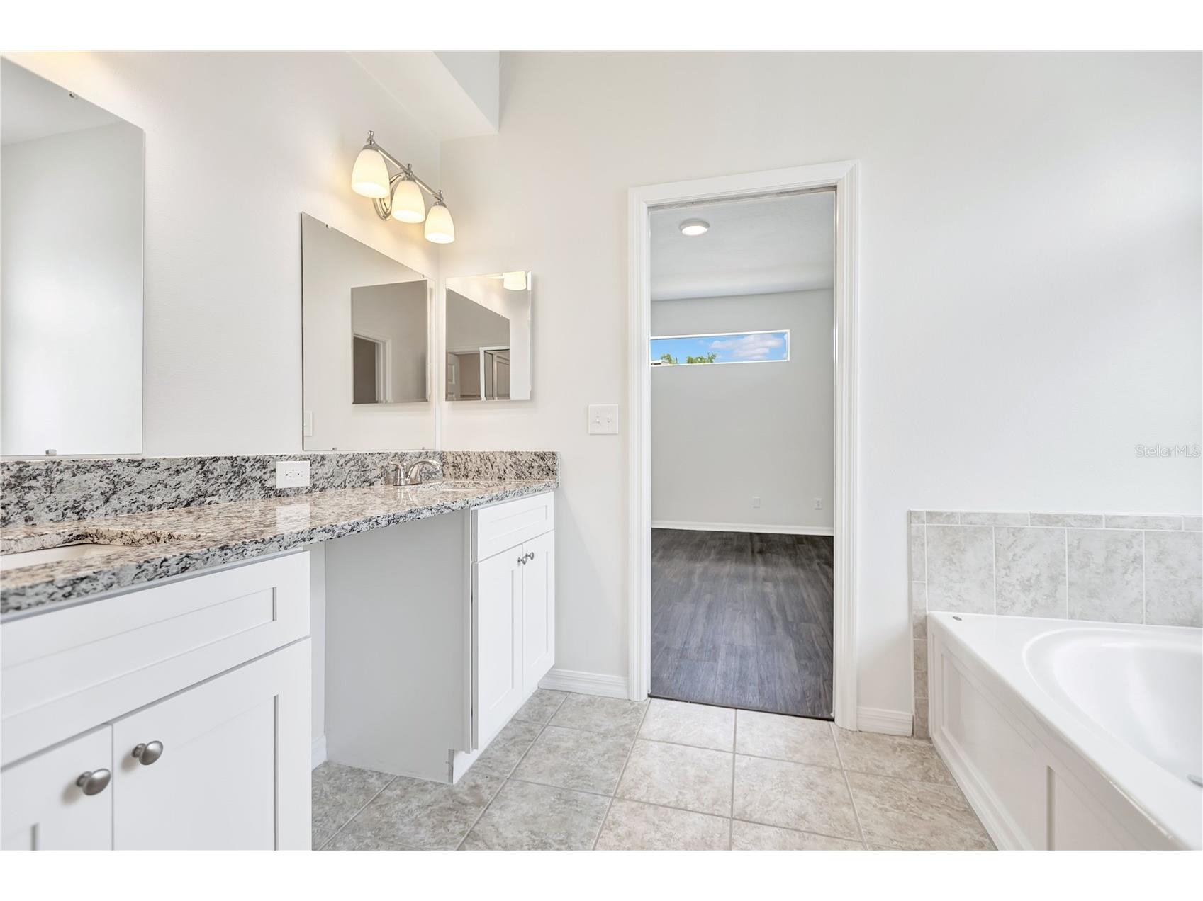 1225 Barclay Wood Drive Ruskin FL 33570 O6425091 image18