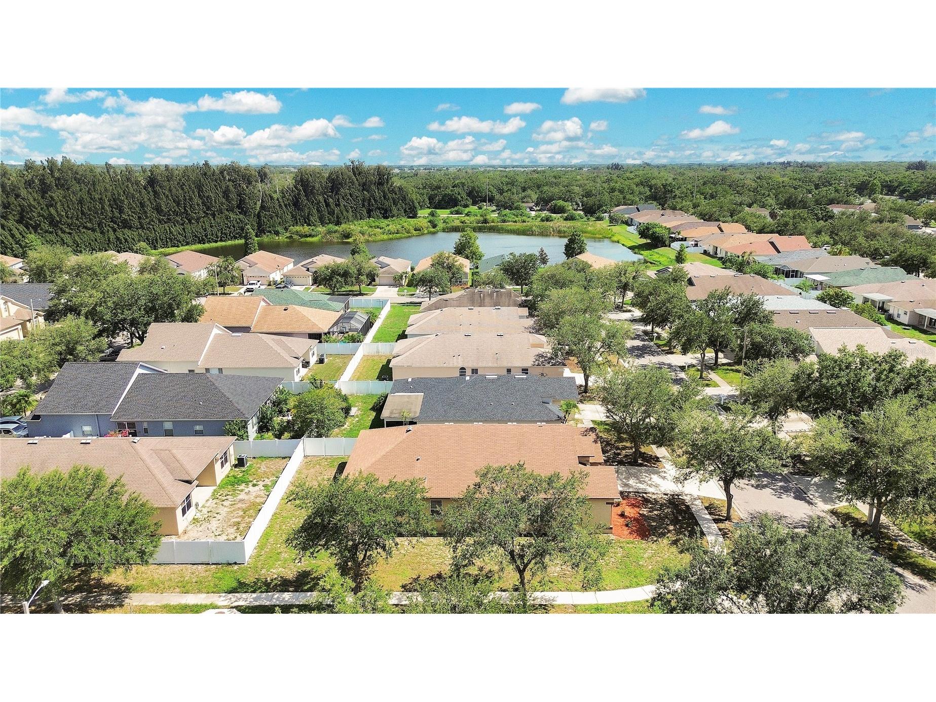 1225 Barclay Wood Drive Ruskin FL 33570 O6425091 image38