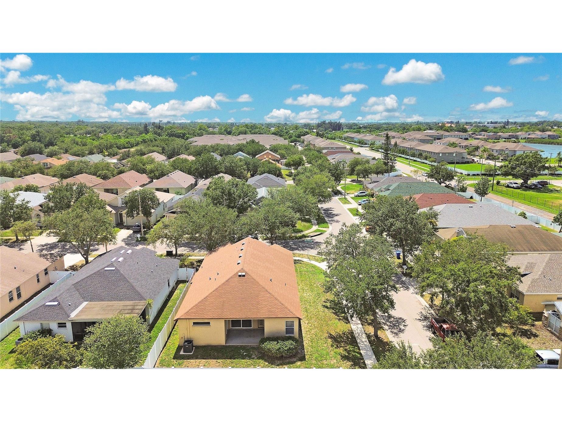 1225 Barclay Wood Drive Ruskin FL 33570 O6425091 image40