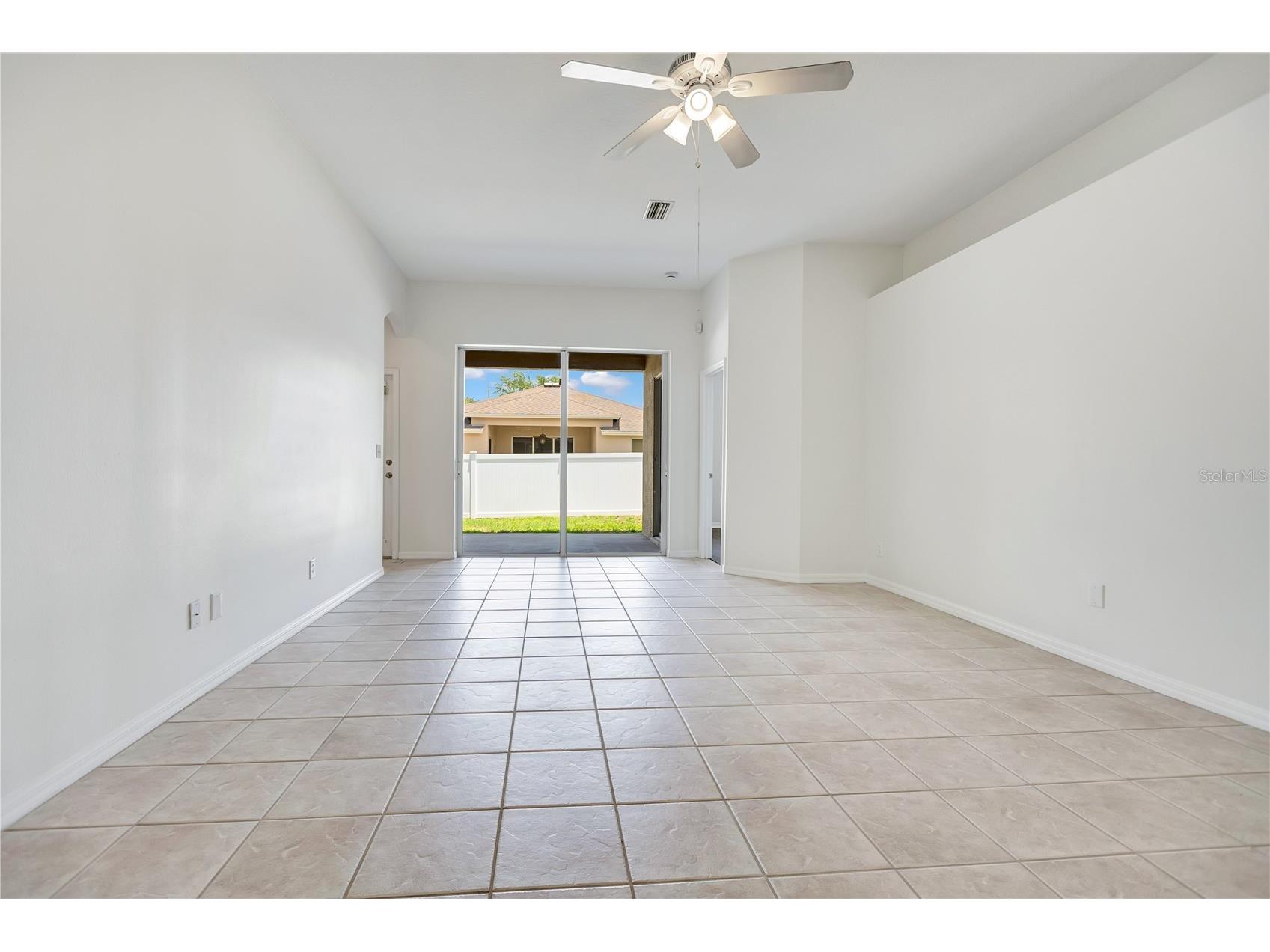 1225 Barclay Wood Drive Ruskin FL 33570 O6425091 image8