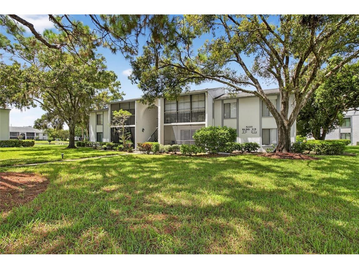 1225 Pine Ridge Circle W #A2 Tarpon Springs FL 34688 TB8420396 image1