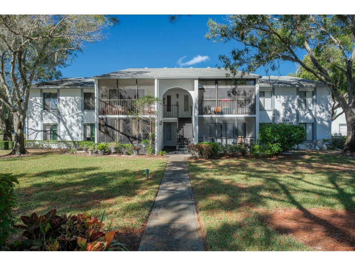 1225 Pine Ridge Circle W #C1 Tarpon Springs FL 34688 U8221931 image1