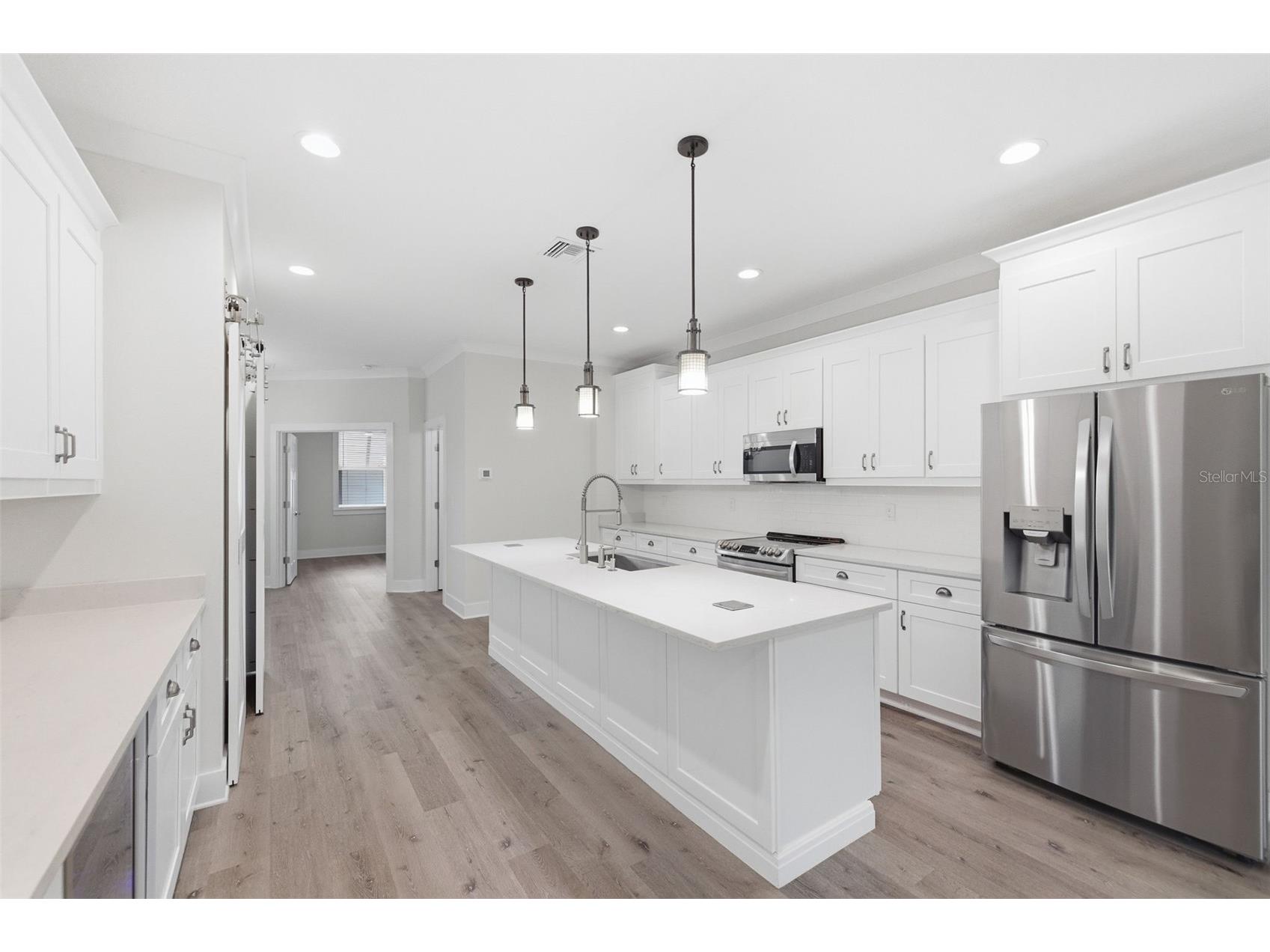 1225 Savona Drive NE Saint Petersburg FL 33702 TB8492787 image3