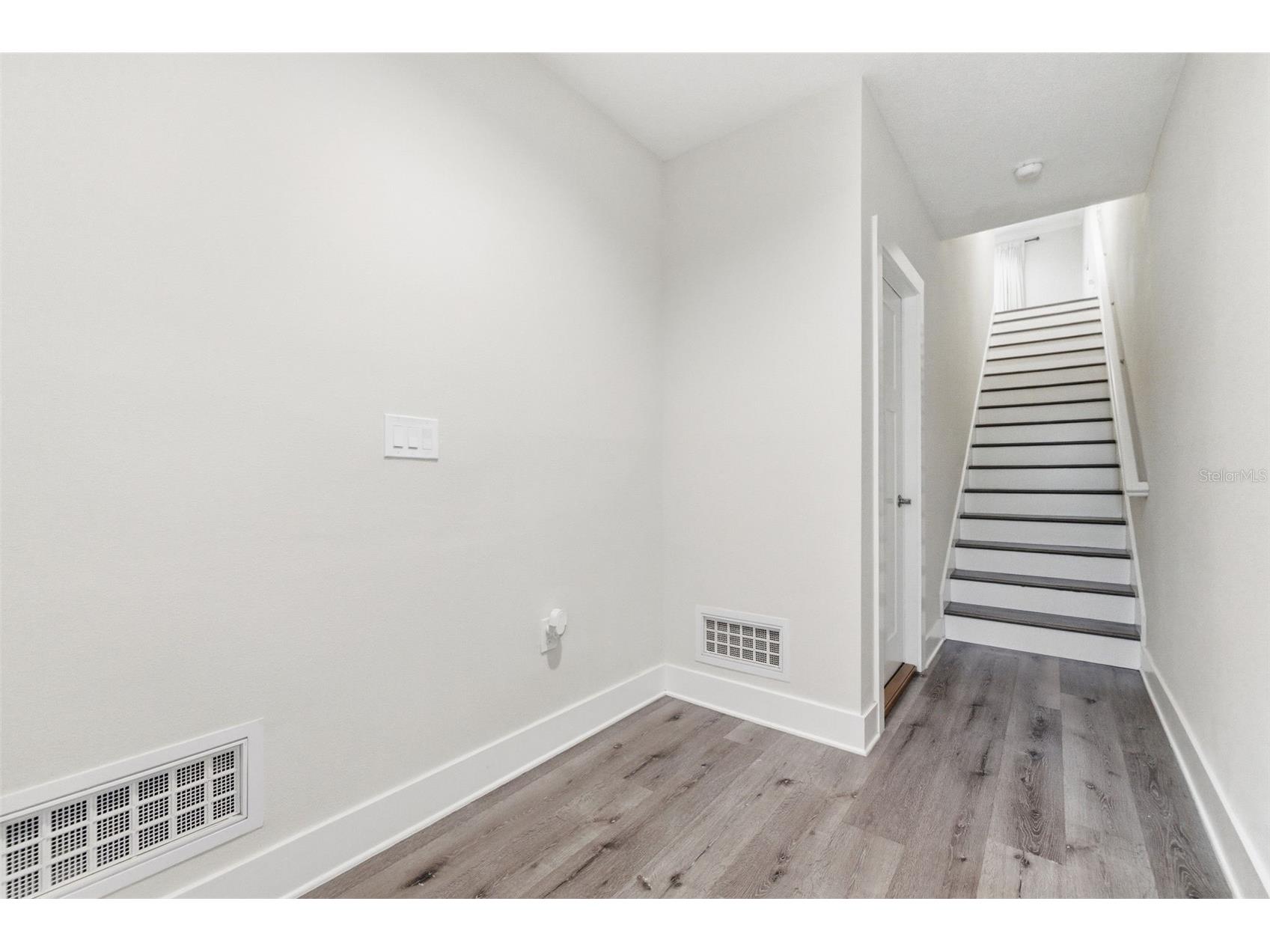 1225 Savona Drive NE Saint Petersburg FL 33702 TB8492787 image8
