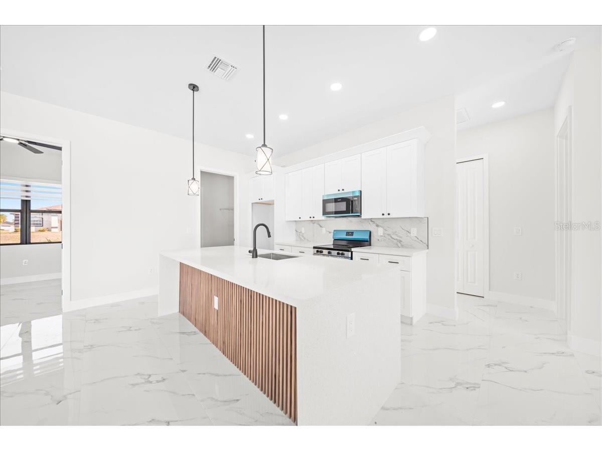 1226 NE 5th Place Cape Coral FL 33909 A4695189 image11
