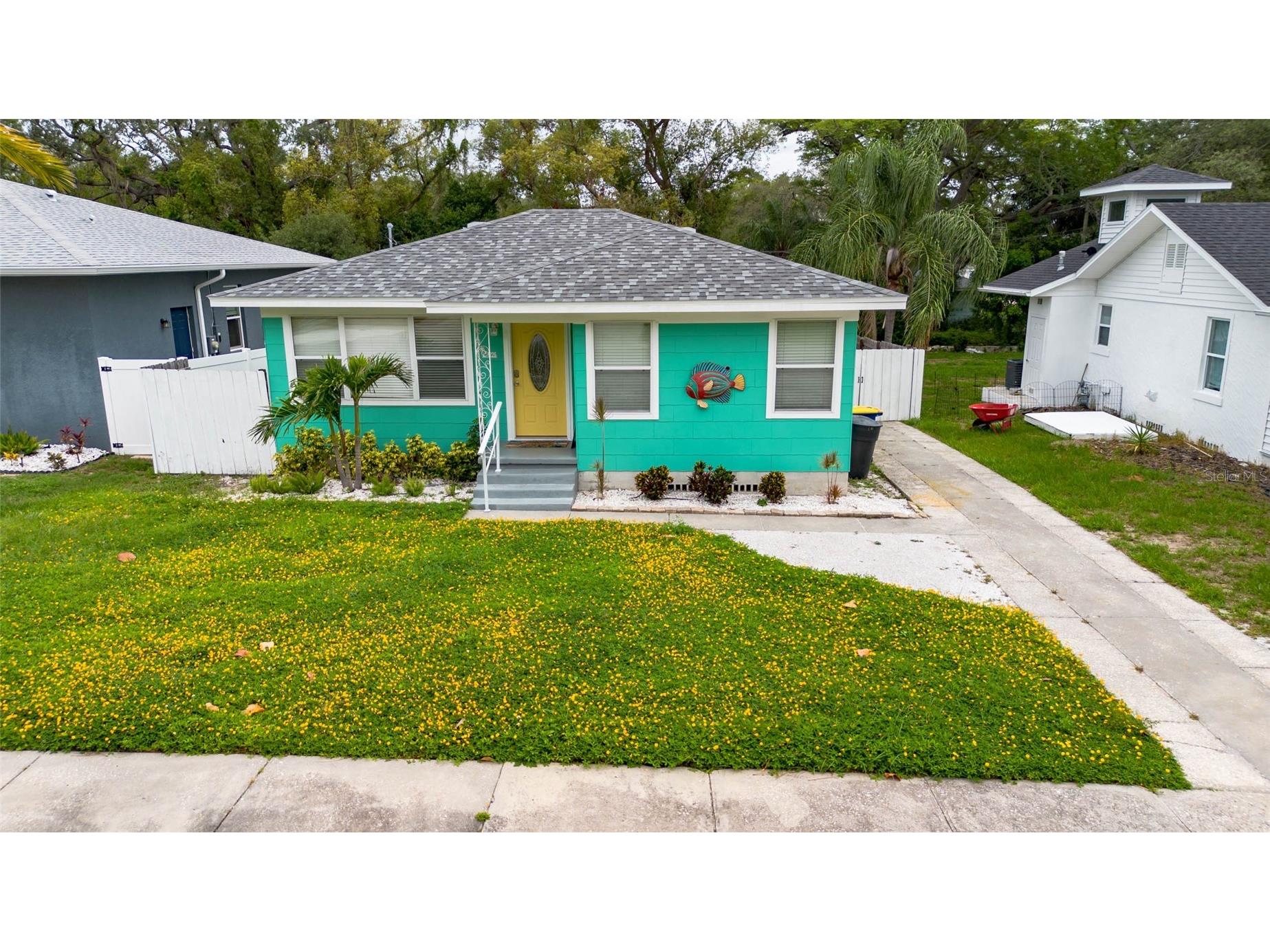 1226 Sedeeva Circle S Clearwater FL 33755 TB8516547 image1