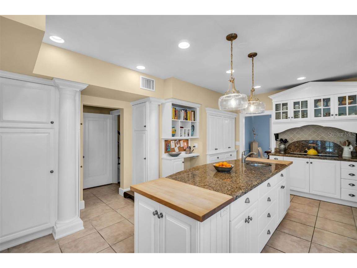 1226 Serpentine Drive S Saint Petersburg FL 33705 TB8441721 image15