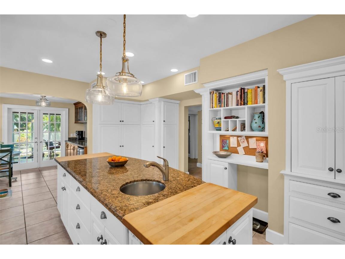 1226 Serpentine Drive S Saint Petersburg FL 33705 TB8441721 image17