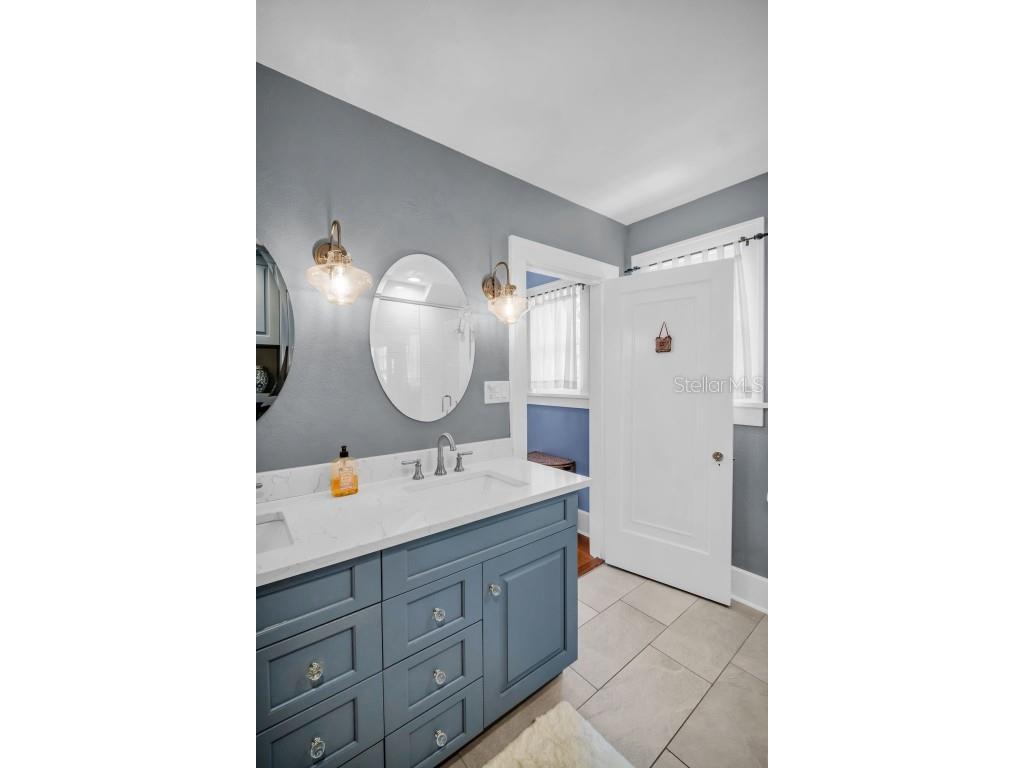 1226 Serpentine Drive S Saint Petersburg FL 33705 TB8441721 image32