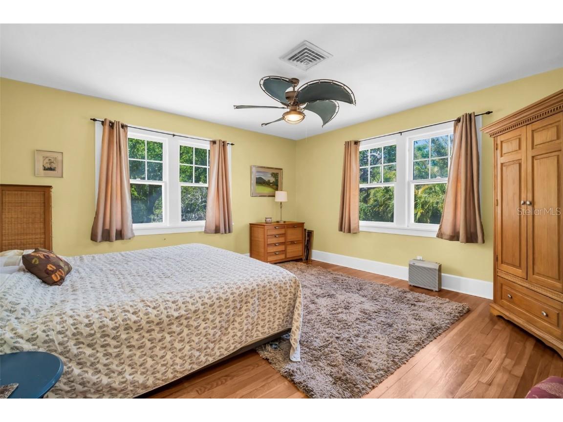 1226 Serpentine Drive S Saint Petersburg FL 33705 TB8441721 image33