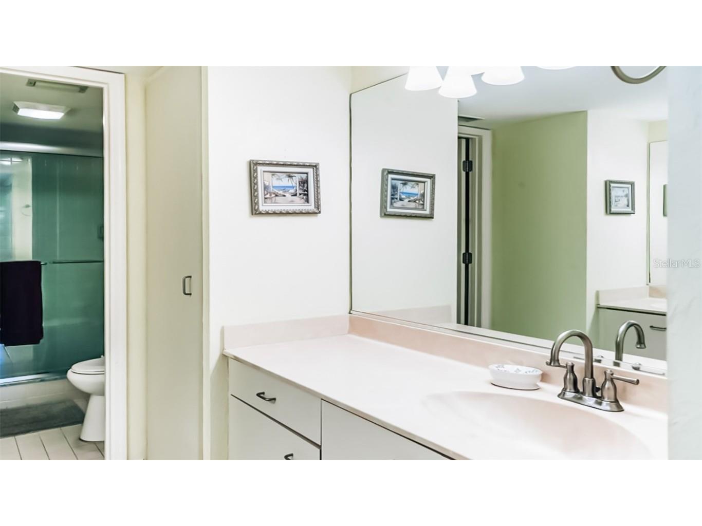 1226 Siesta Bayside Drive #1226-C Sarasota FL 34242 A4588734 image12