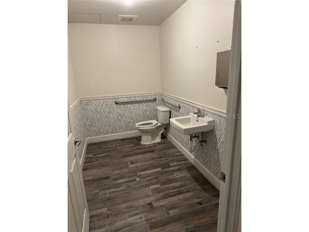 1226 W University Avenue Gainesville FL 32601 GC532690 image17