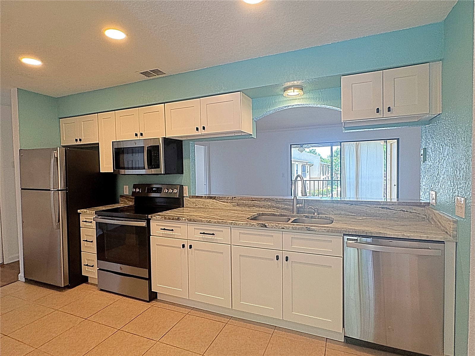 12261 Sailwinds Drive #203 Largo FL 33773 TB8495065 image3