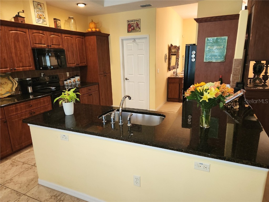 12270 Clarendon Court Spring Hill FL 34609 W7875380 image3