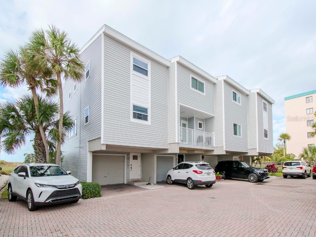 12274 1st Street W #4 Treasure Island FL 33706 - GULF OF MEXICO T3496207 image1