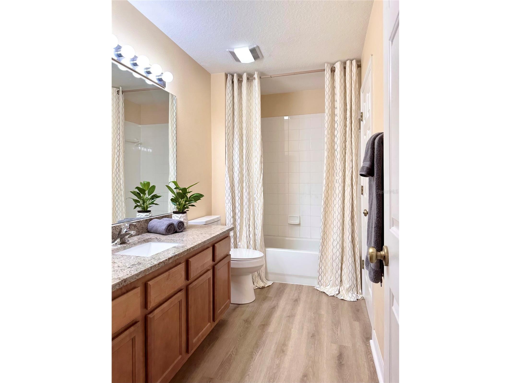 12276 Country White Circle Tampa FL 33635 TB8508303 image23