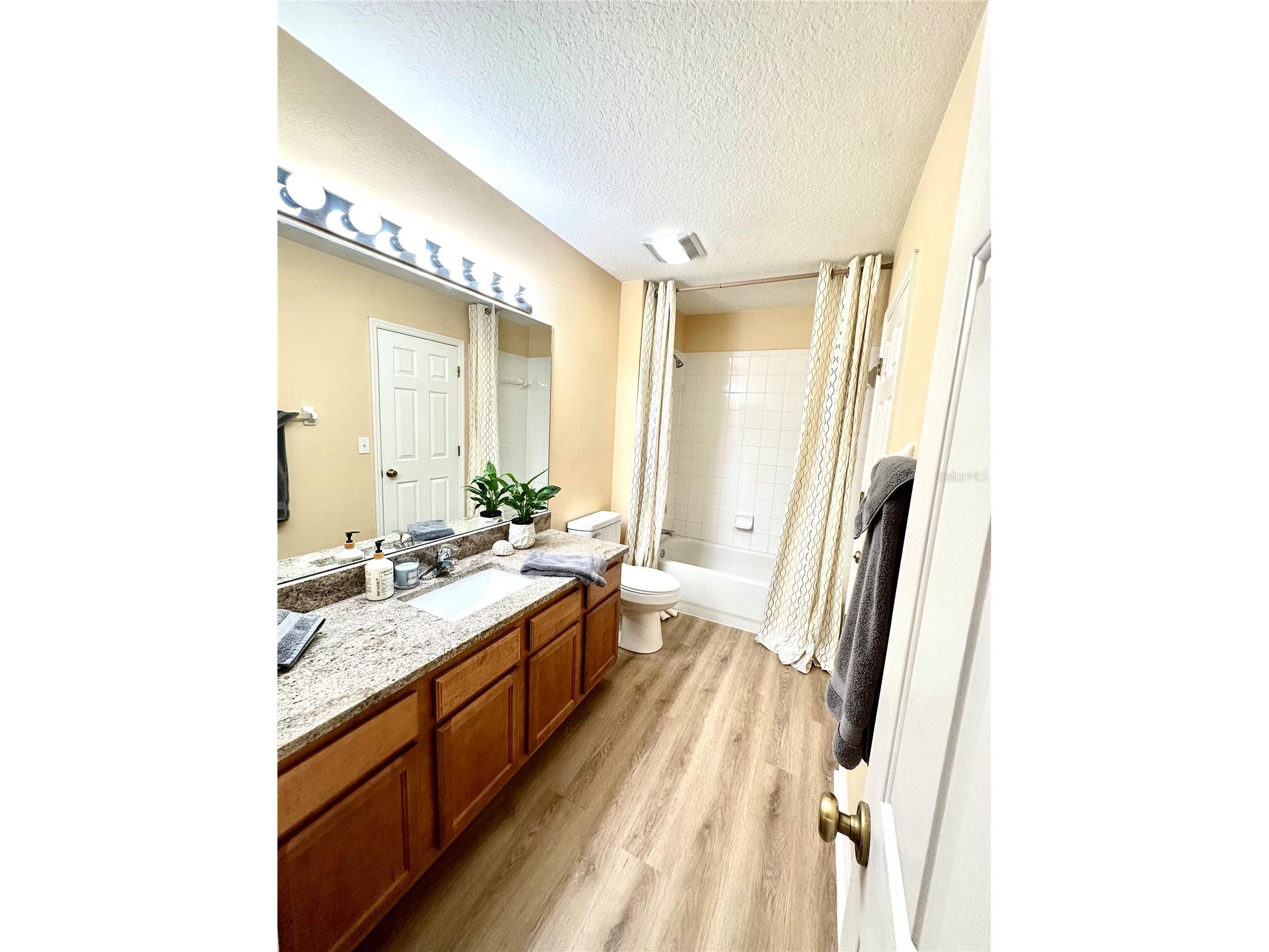 12276 Country White Circle Tampa FL 33635 TB8508303 image24