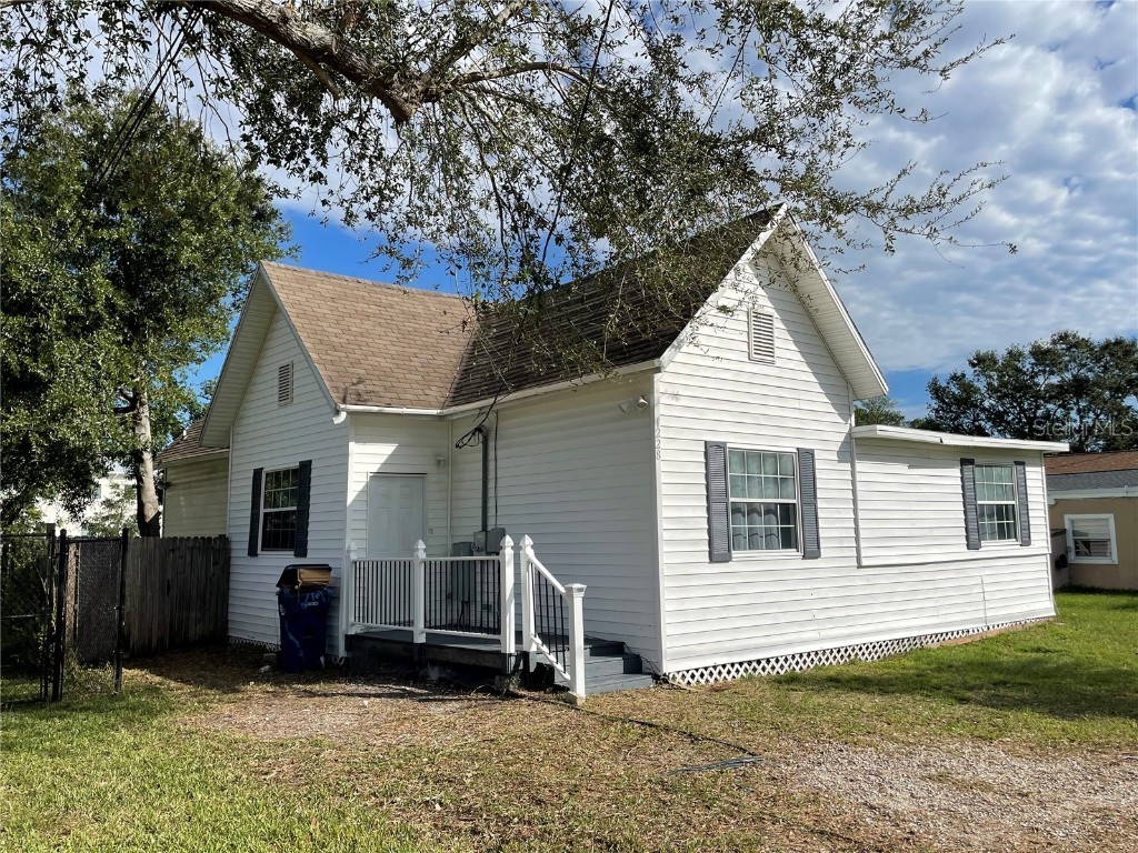 1228 36th Avenue W Bradenton FL 34205 P4923547 image1