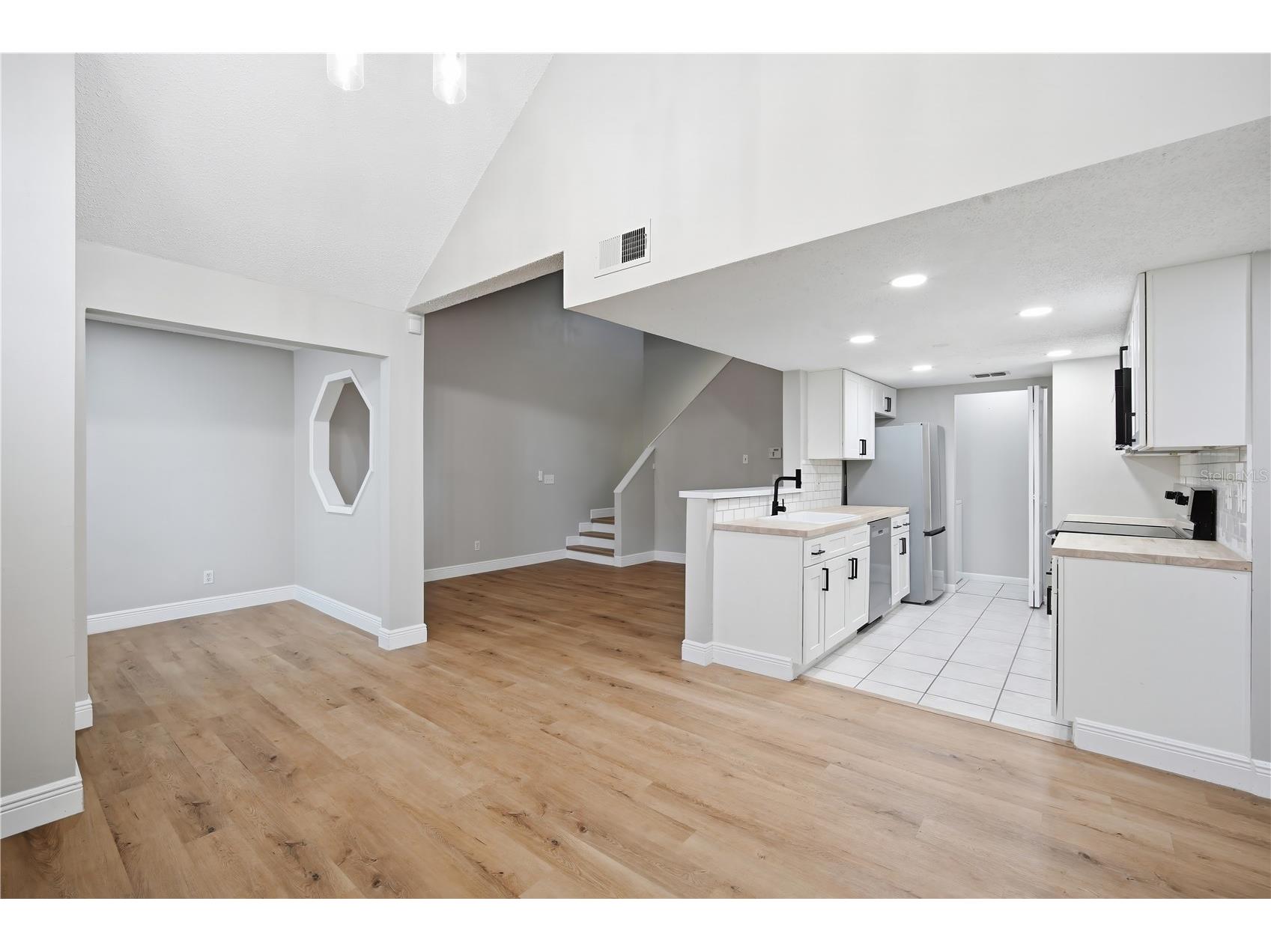12287 Armenia Gables Circle Tampa FL 33612 TB8506886 image7