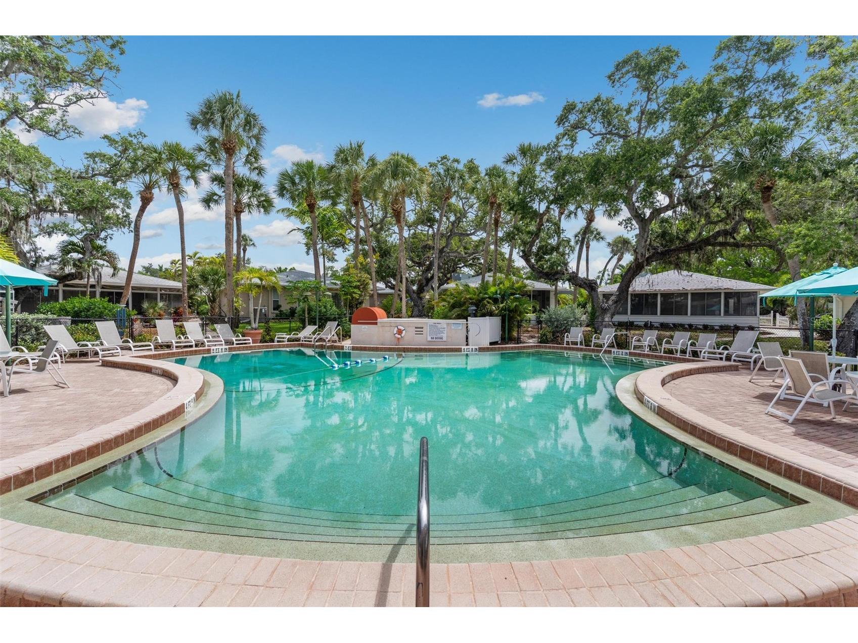 1229 Moonmist Circle #P6 Sarasota FL 34242 G5112987 image2