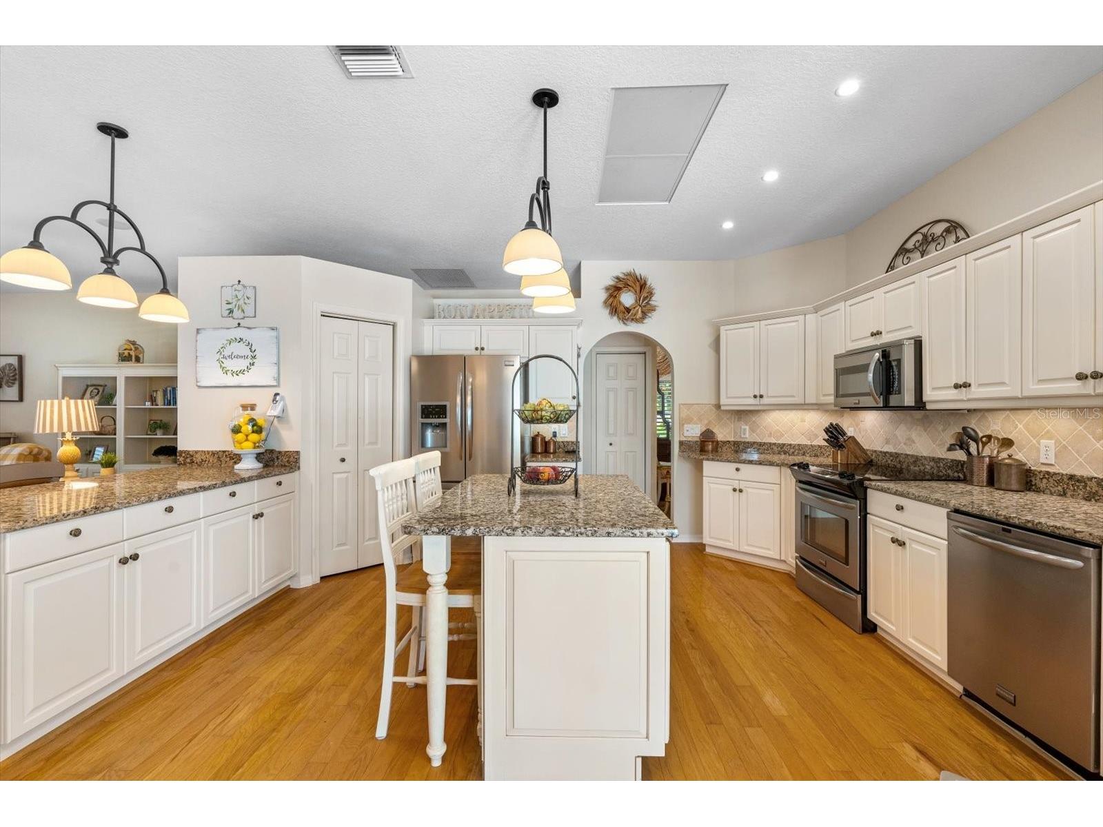 1229 Palm View Road Sarasota FL 34240 A4661728 image34