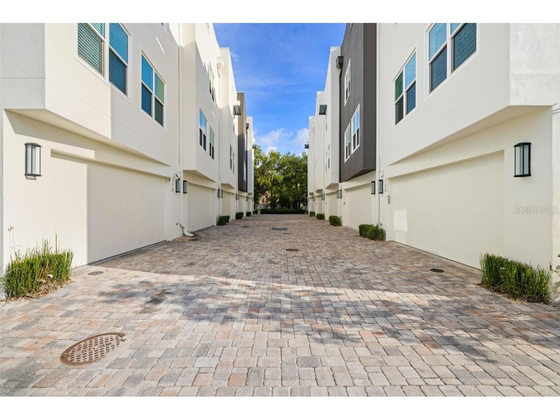 123 5th Avenue N Saint Petersburg FL 33701 TB8446848 image1