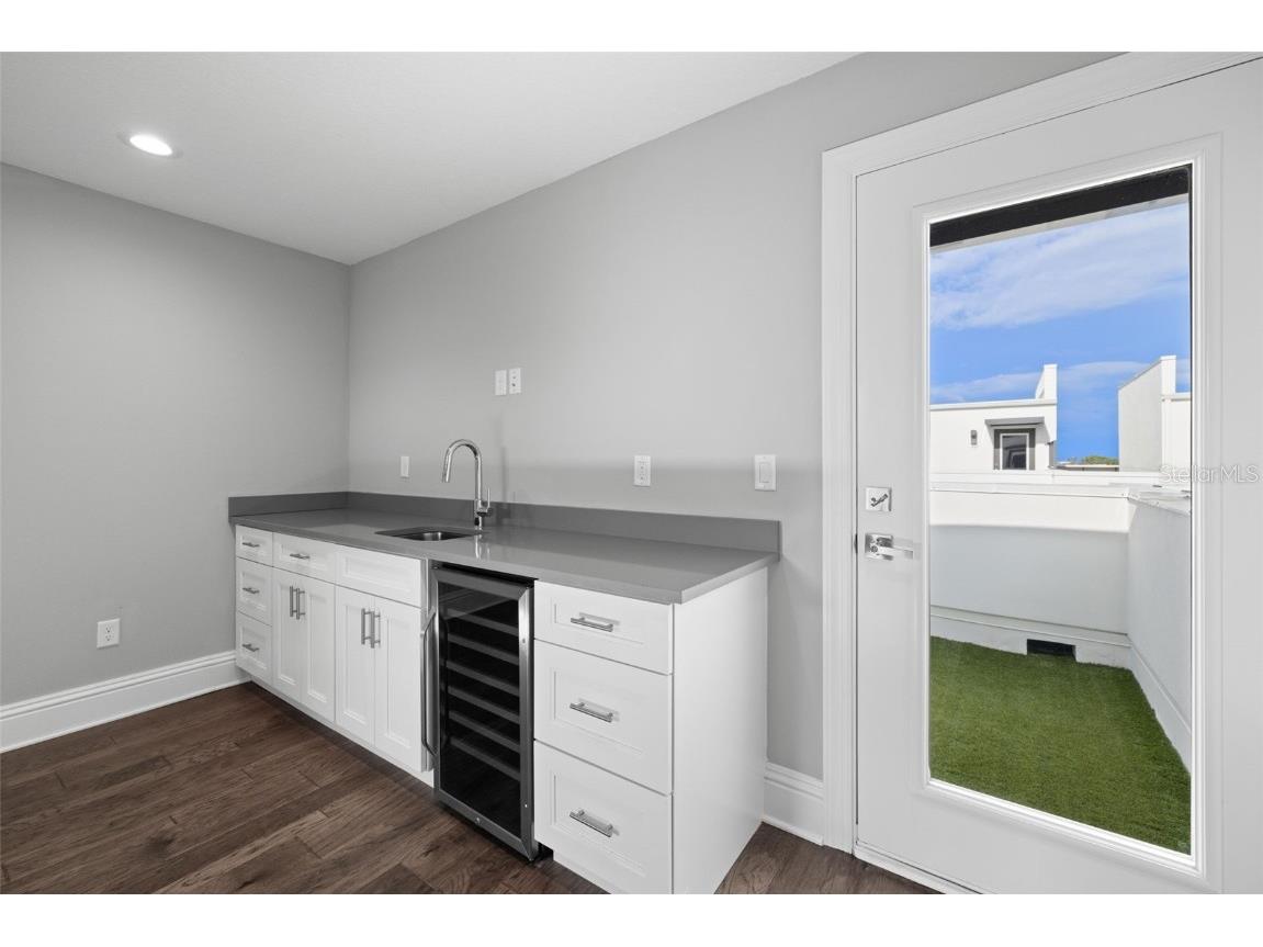 123 5th Avenue N Saint Petersburg FL 33701 TB8446848 image43