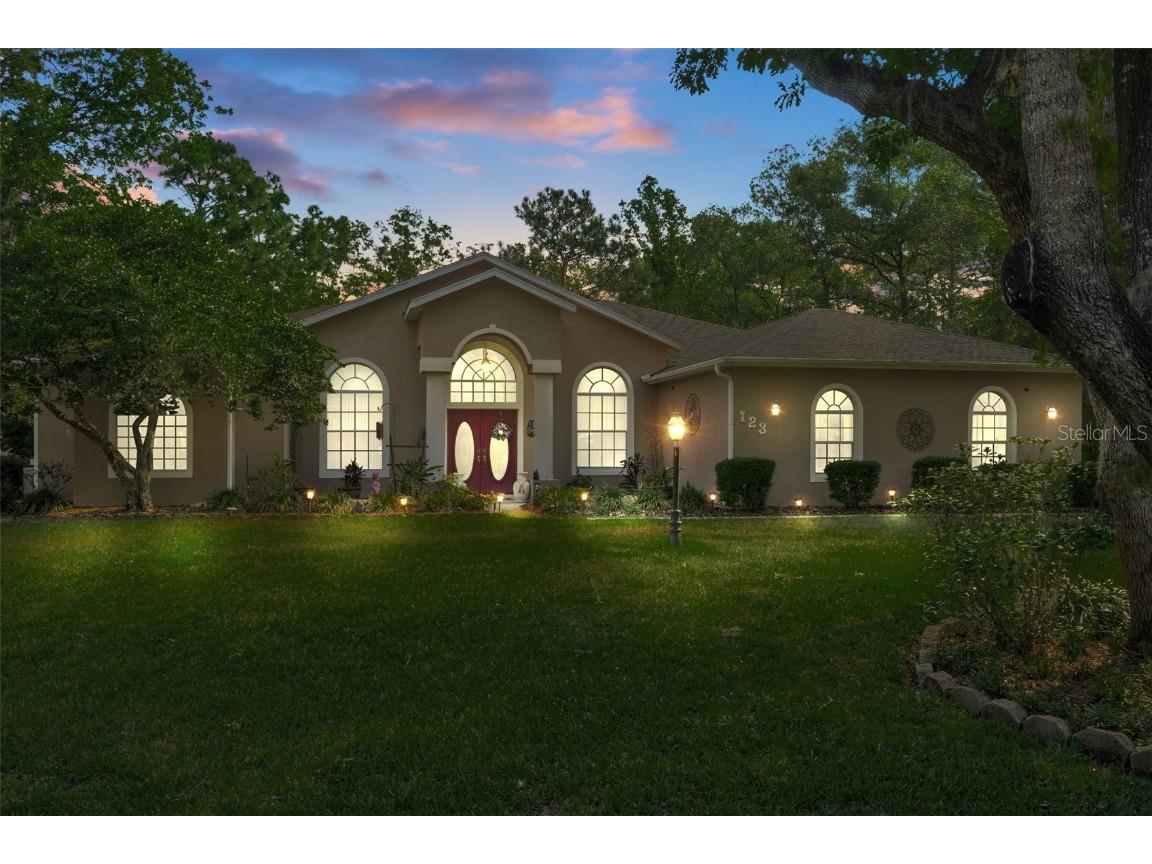 123 Daisy Street Homosassa Springs FL 34446 A4567617 image1