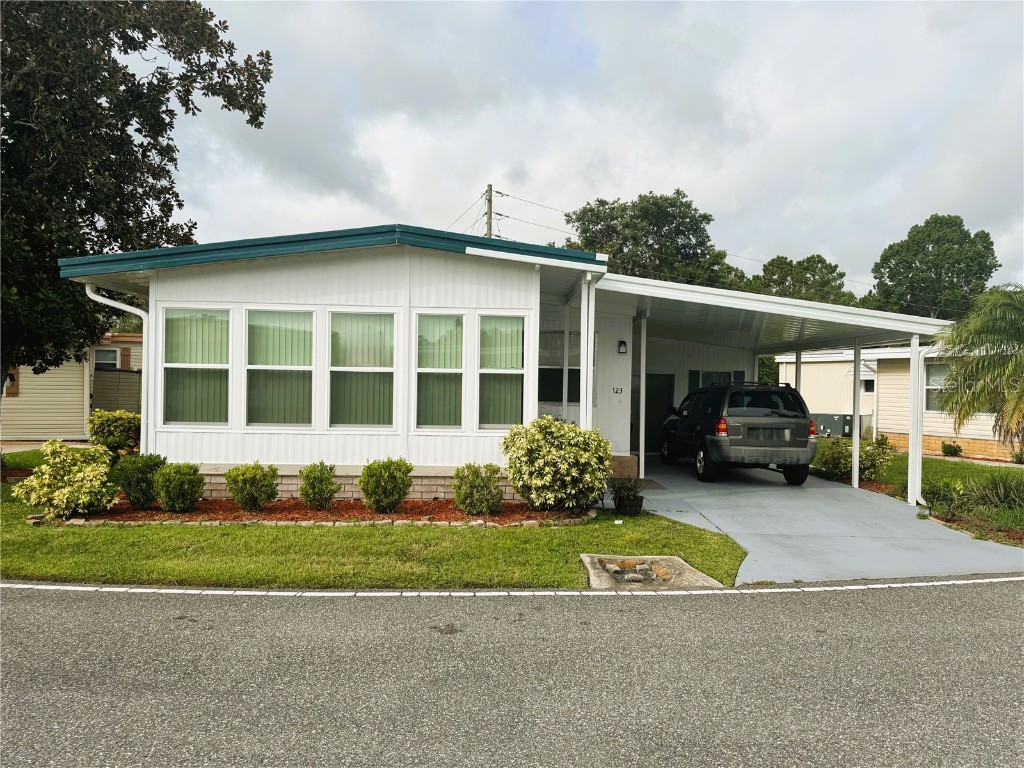 123 Pyracantha Lane Leesburg FL 34748 R4909056 image1