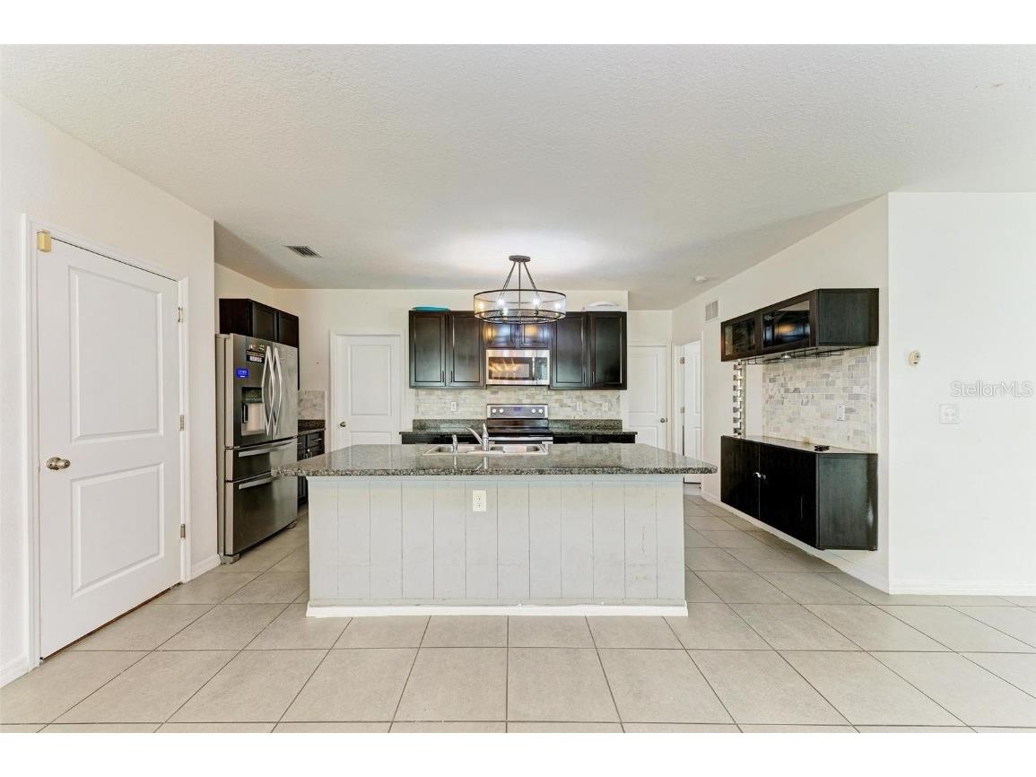 123 San Avellino Court Bradenton FL 34208 A4659704 image2