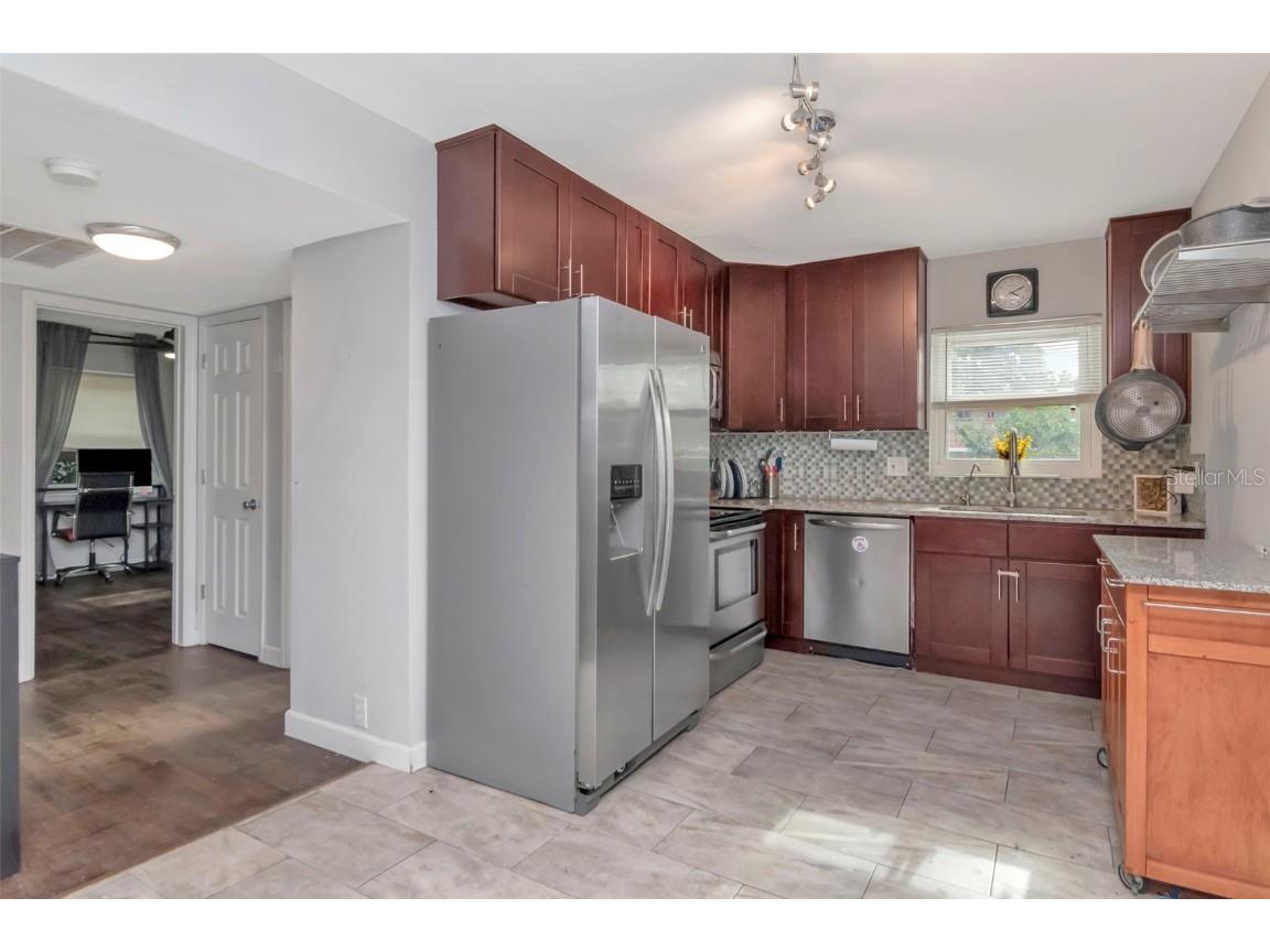 1230 32nd Street N Saint Petersburg FL 33713 TB8453495 image12