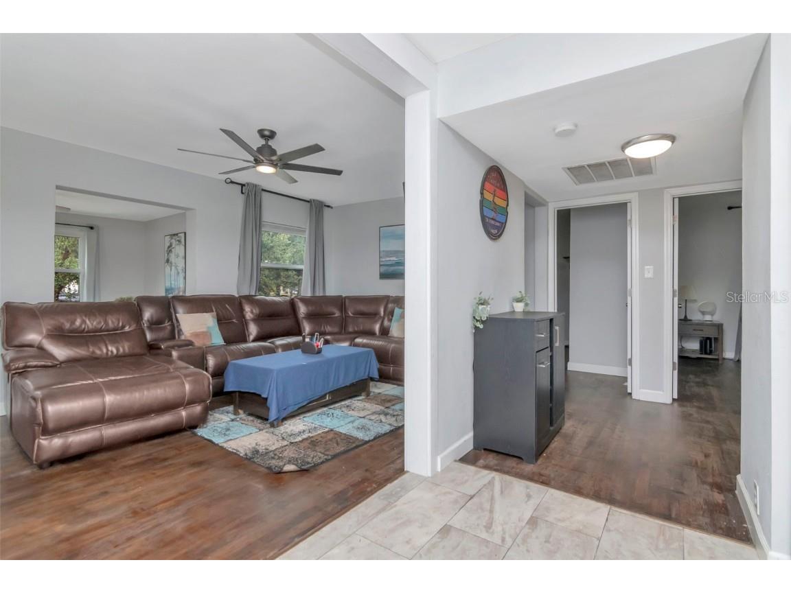 1230 32nd Street N Saint Petersburg FL 33713 TB8453495 image15