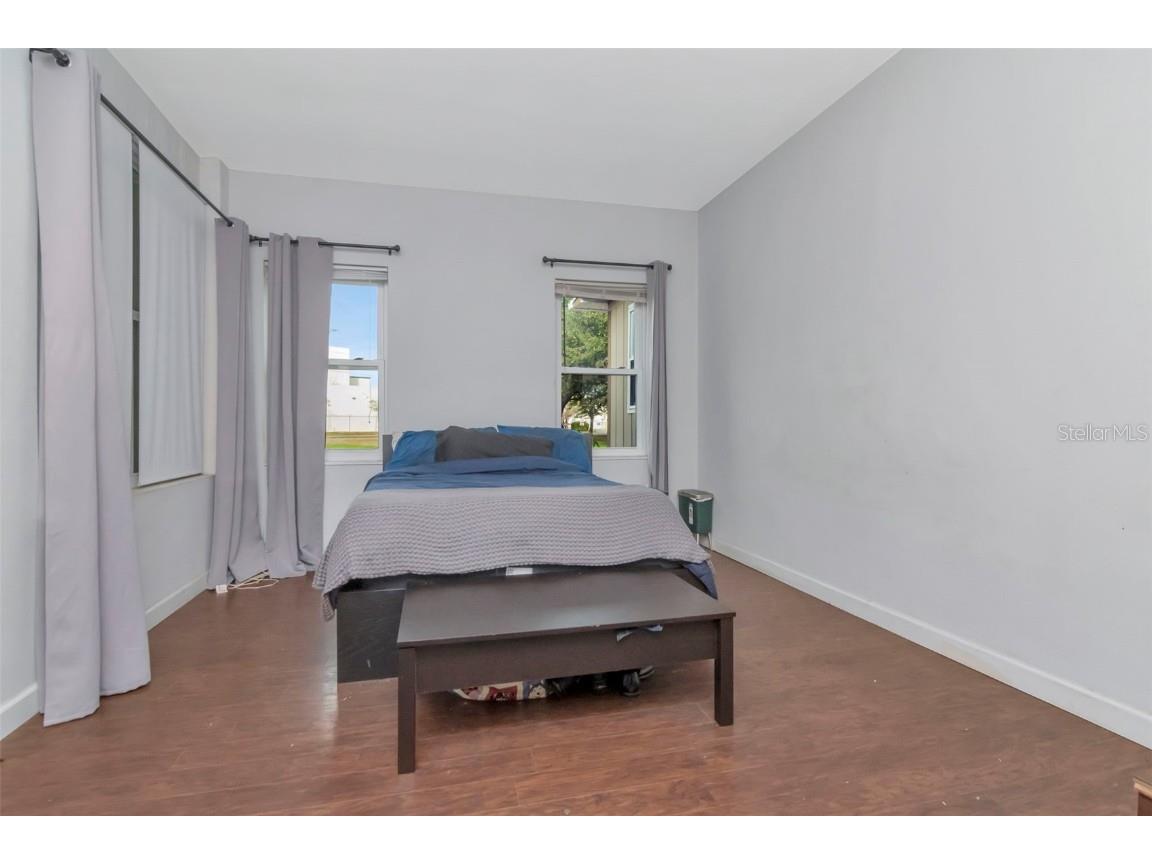 1230 32nd Street N Saint Petersburg FL 33713 TB8453495 image17