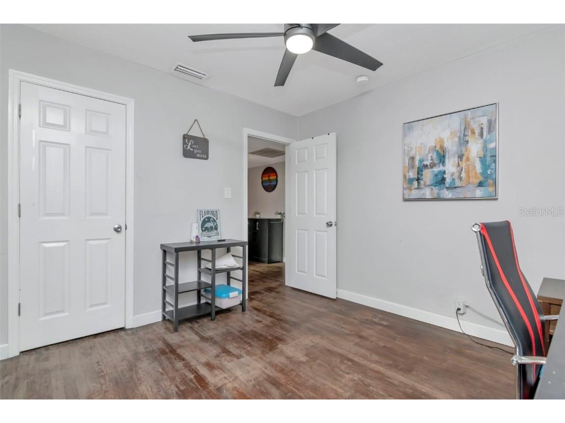 1230 32nd Street N Saint Petersburg FL 33713 TB8453495 image24