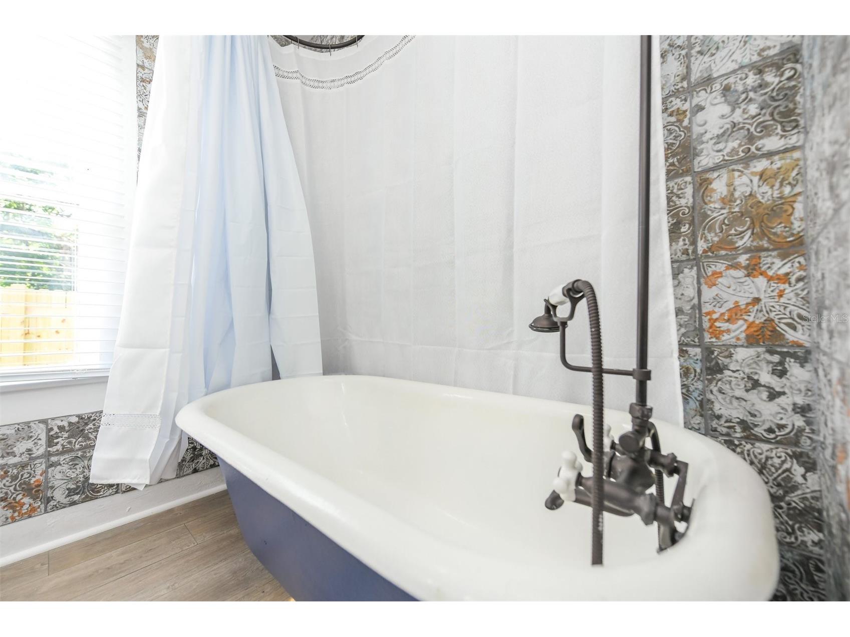 1230 35th Street Sarasota FL 34234 A4684626 image20