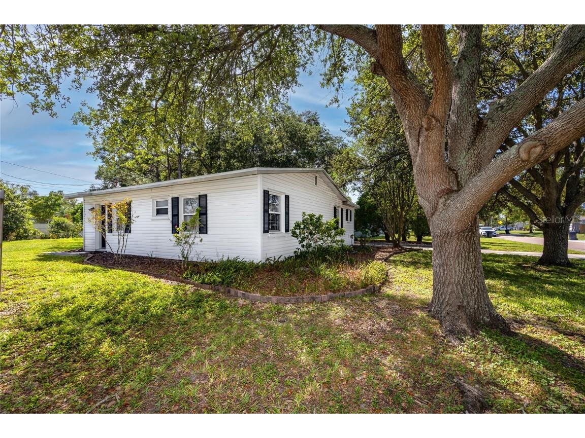 1230 79th Avenue N Saint Petersburg FL 33702 U8216003 image1