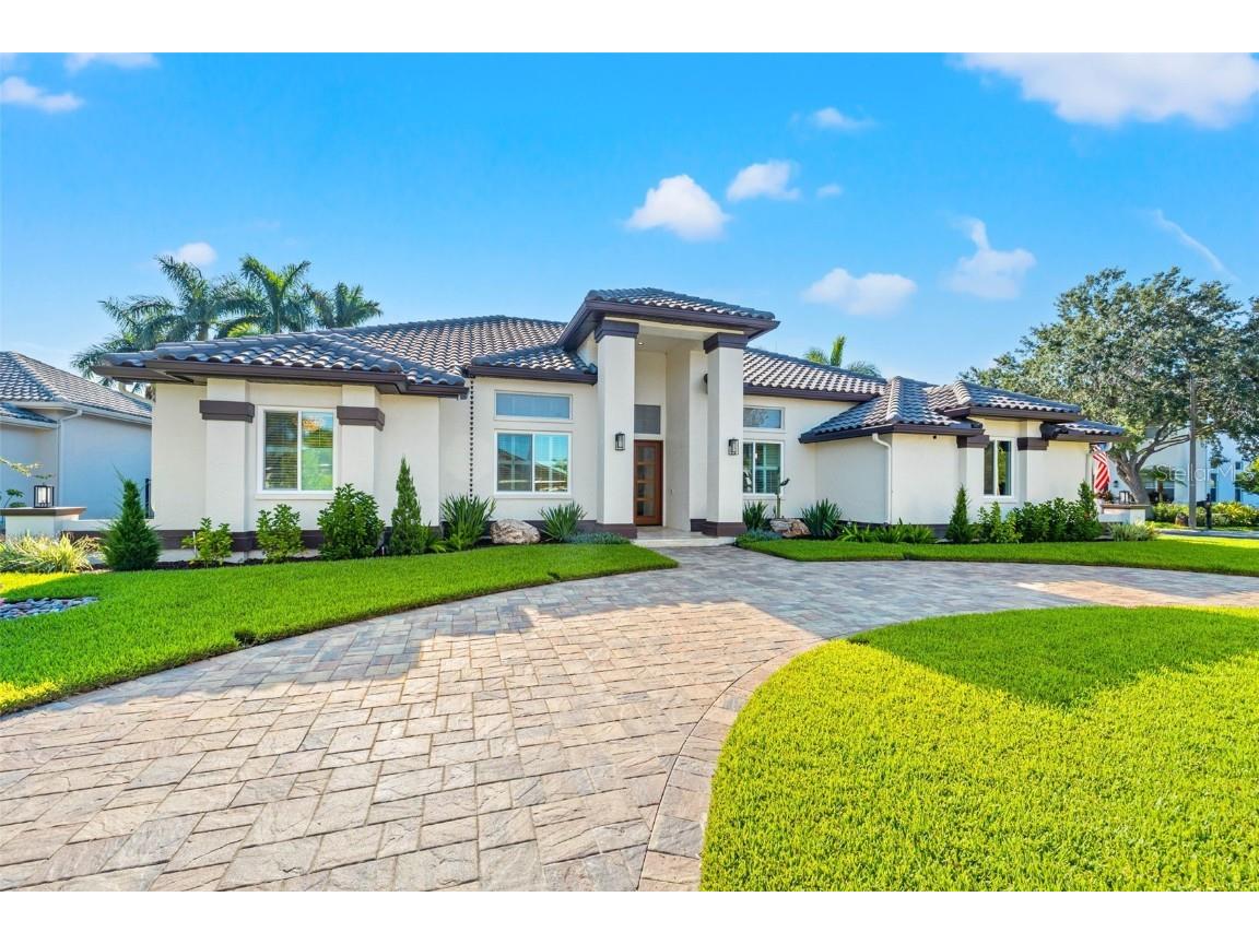 1230 Darlington Oak Circle NE Saint Petersburg FL 33703 U8209969 image1