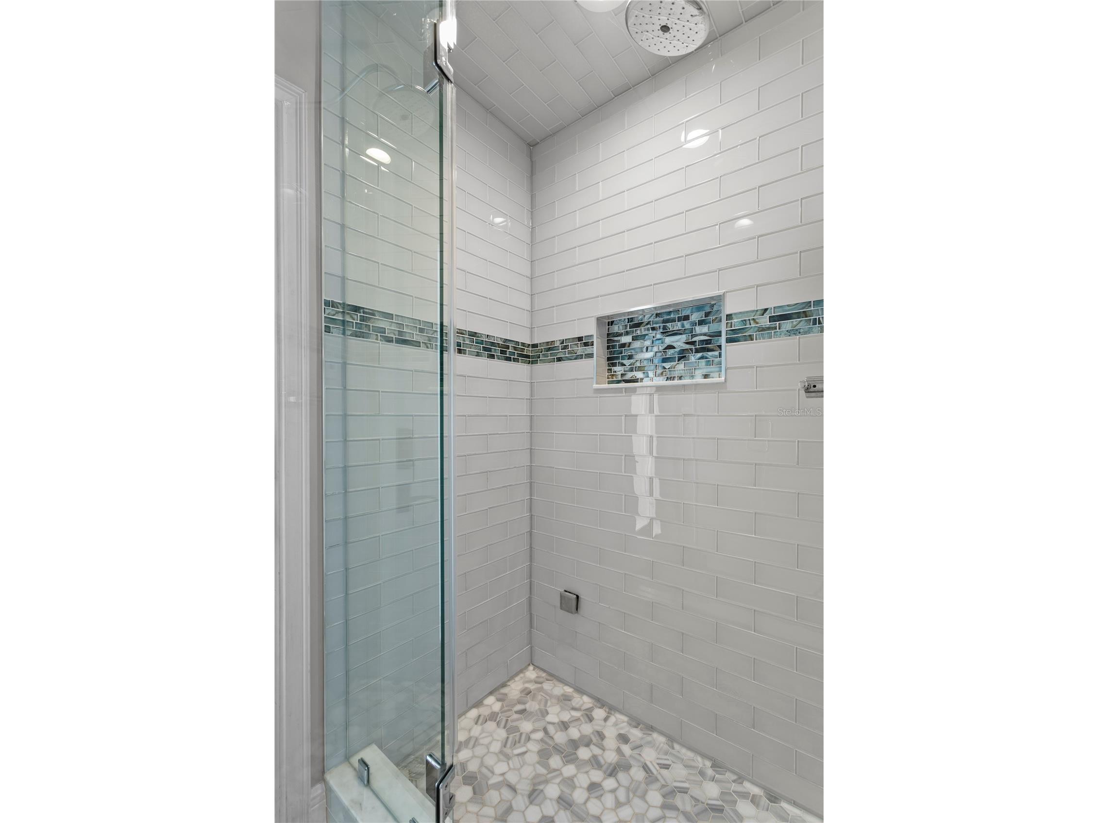 1230 Darlington Oak Circle NE Saint Petersburg FL 33703 TB8518629 image40