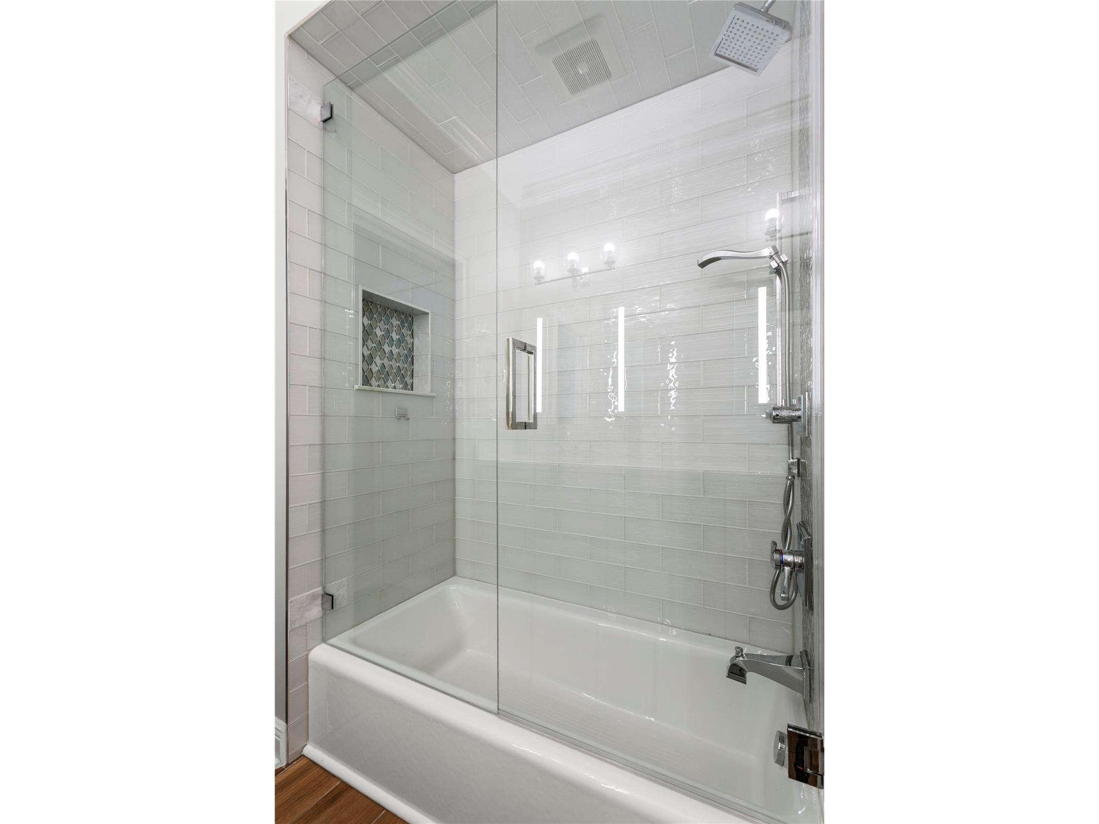 1230 Darlington Oak Circle NE Saint Petersburg FL 33703 TB8518629 image43
