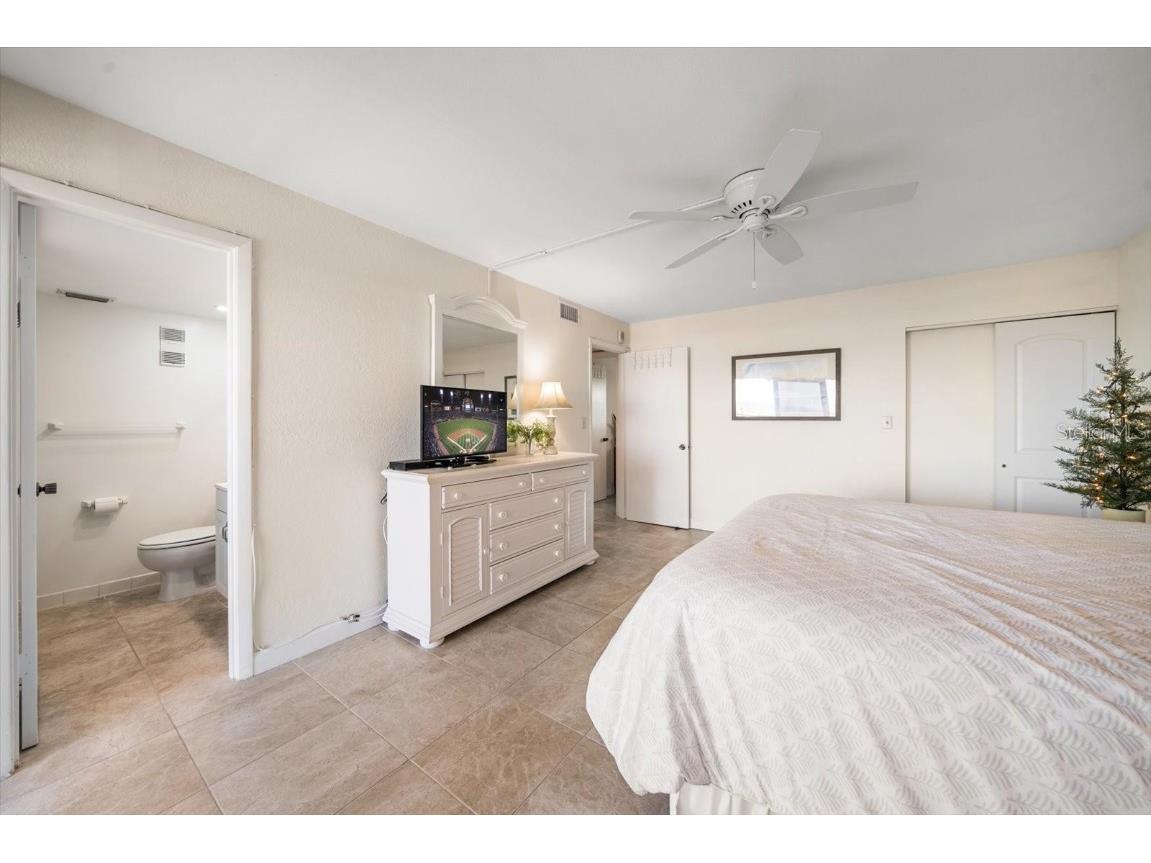 1230 Gulf Boulevard #402 Clearwater Beach FL 33767 TB8331633 image24