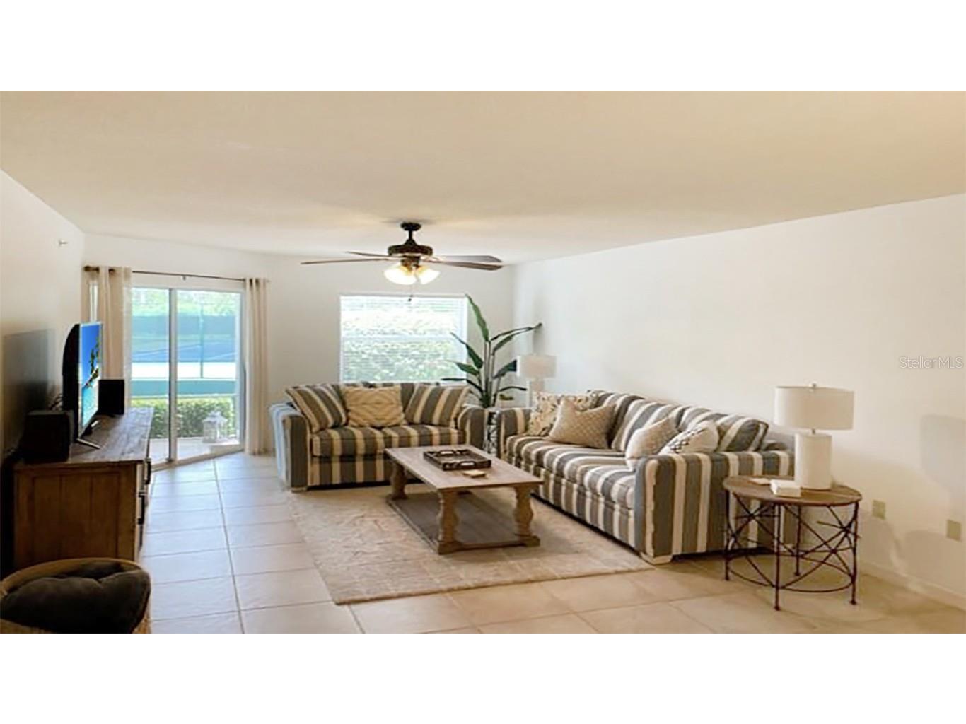 1230 Siesta Bayside Drive #1230-D Sarasota FL 34242 A4589587 image4