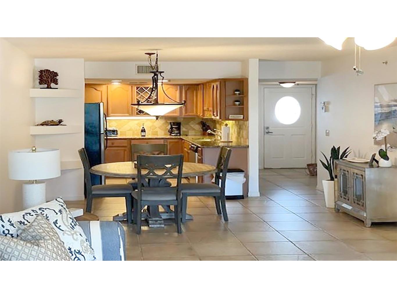 1230 Siesta Bayside Drive #1230-D Sarasota FL 34242 A4589587 image7