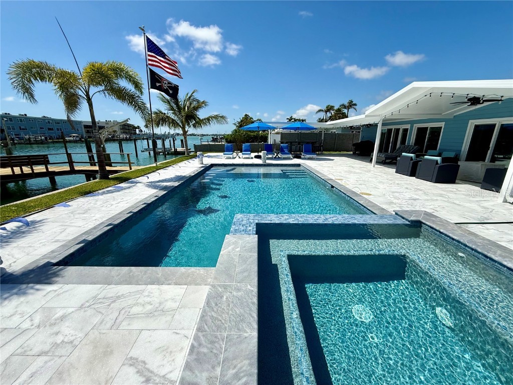 12300 4th Street E Treasure Island FL 33706 TB8390151 image1