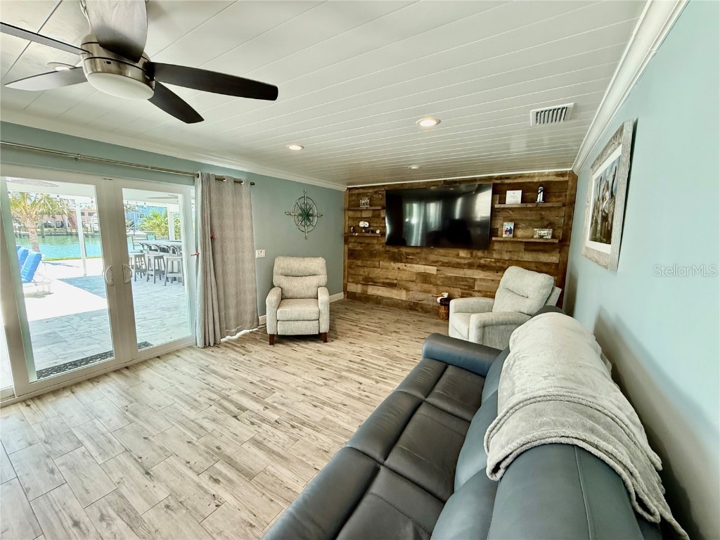 12300 4th Street E Treasure Island FL 33706 TB8390151 image34